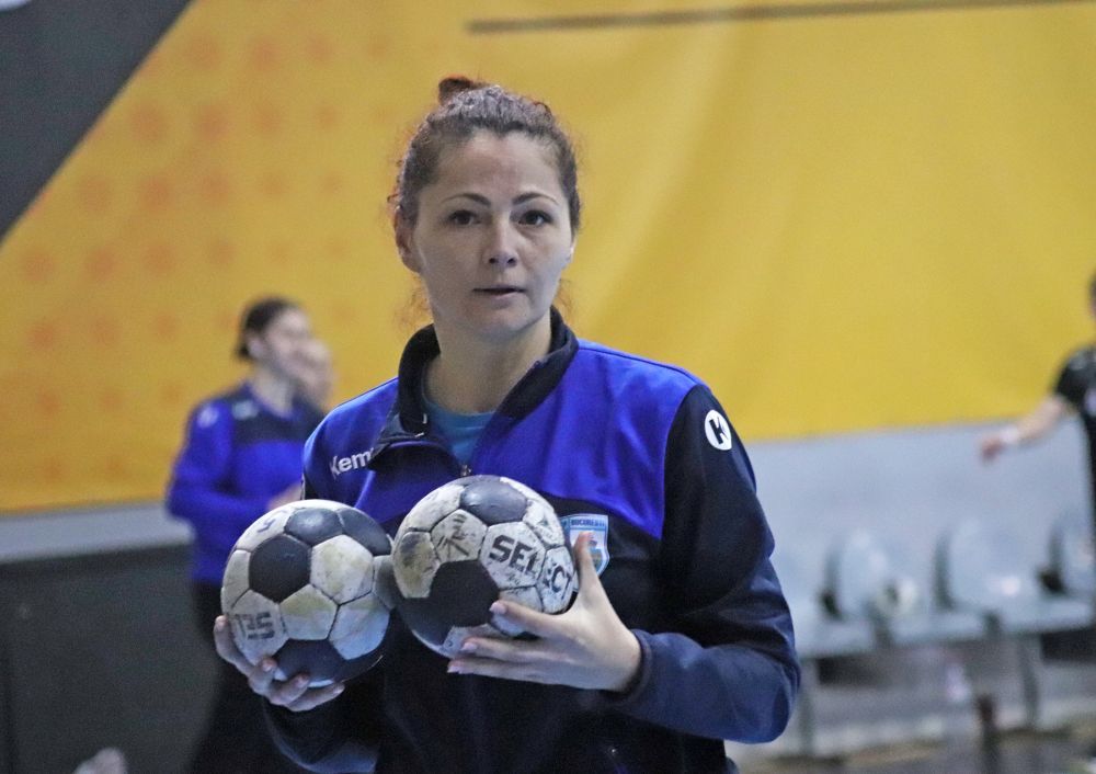 Una dintre marile portărițe de handbal ale României a fost cooptată în cadrul CSM București!_10