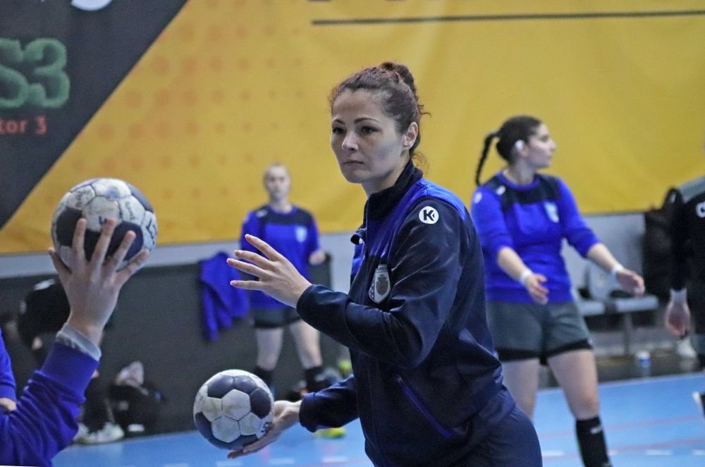 Una dintre marile portărițe de handbal ale României a fost cooptată în cadrul CSM București!_12