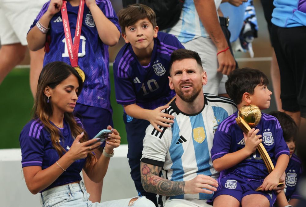 S-a dus 'blestemul'! Detaliul sesizat de toți la soția lui Messi după amicalul Argentinei: n-a mai făcut asta de la înfrângerea de la Mondial _4