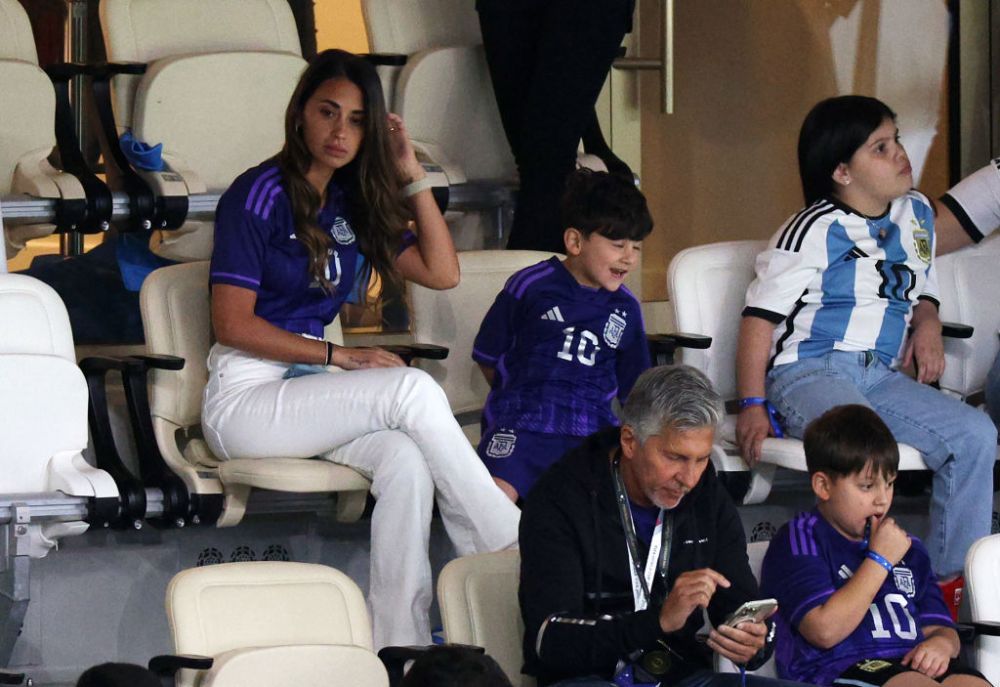 S-a dus 'blestemul'! Detaliul sesizat de toți la soția lui Messi după amicalul Argentinei: n-a mai făcut asta de la înfrângerea de la Mondial _6