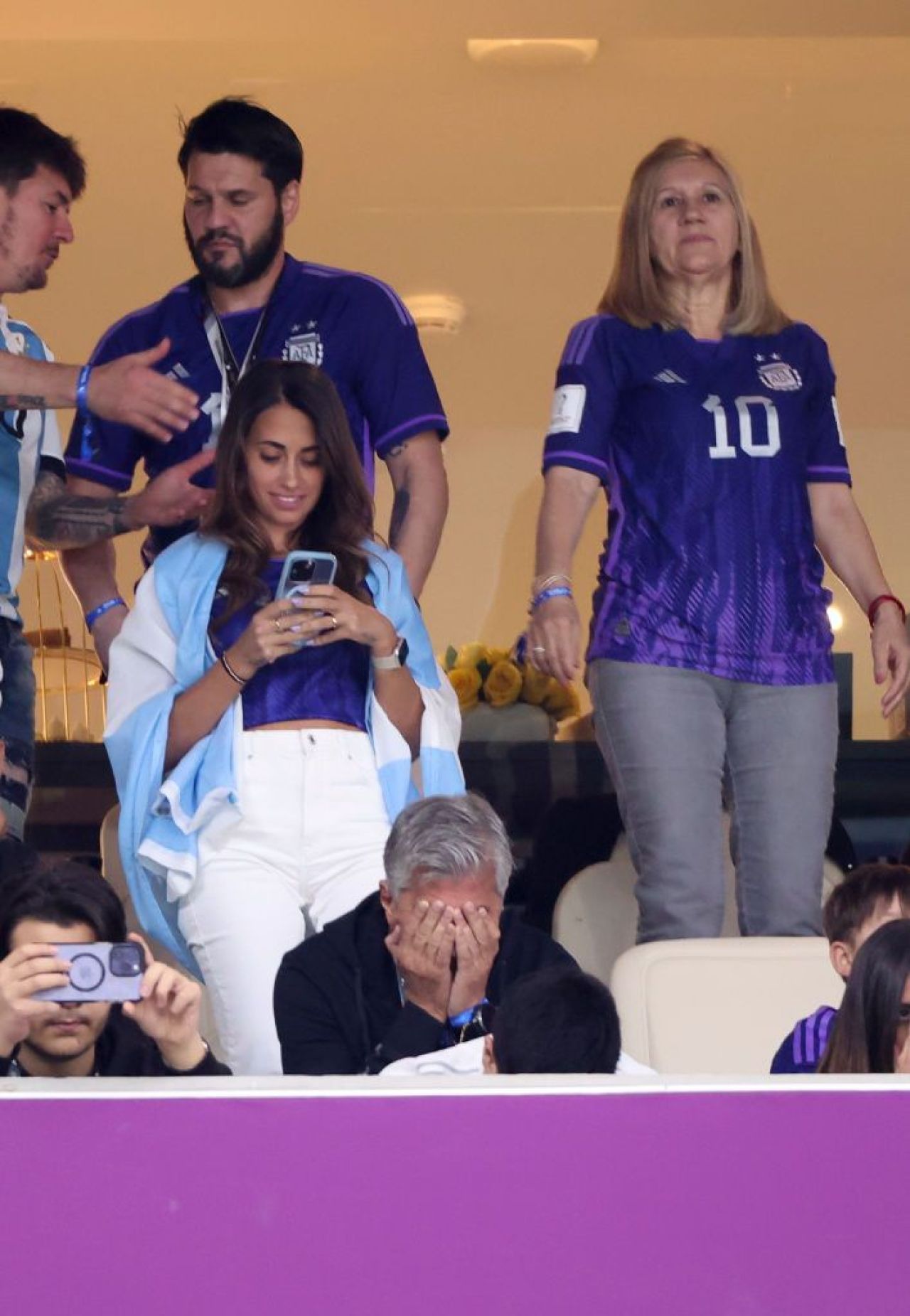 S-a dus 'blestemul'! Detaliul sesizat de toți la soția lui Messi după amicalul Argentinei: n-a mai făcut asta de la înfrângerea de la Mondial _8