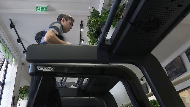 Vârsta chiar e doar un număr în cazul lui! Imagini de senzație cu Victor Pițurcă în sală! Cum se antrenează la 66 de ani fostul selecționer _5