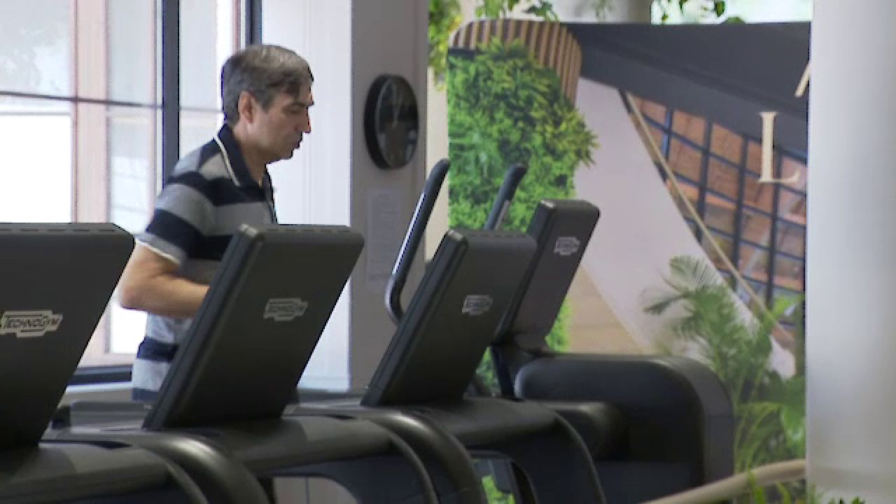 Vârsta chiar e doar un număr în cazul lui! Imagini de senzație cu Victor Pițurcă în sală! Cum se antrenează la 66 de ani fostul selecționer _7