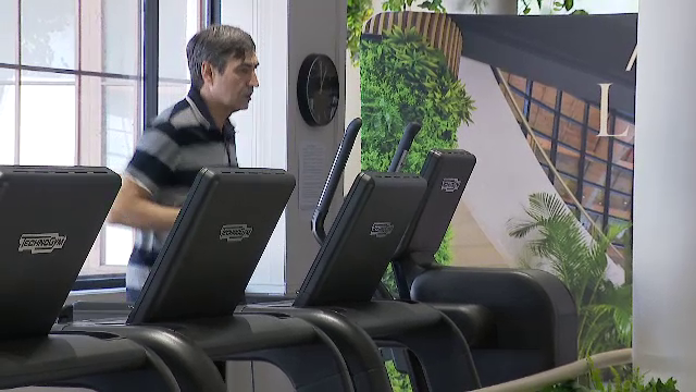 Vârsta chiar e doar un număr în cazul lui! Imagini de senzație cu Victor Pițurcă în sală! Cum se antrenează la 66 de ani fostul selecționer _8