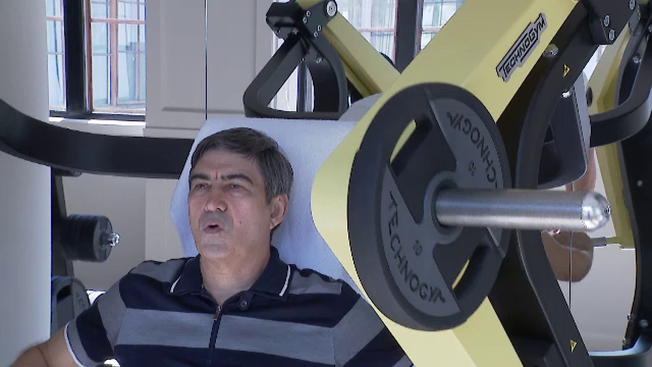 Vârsta chiar e doar un număr în cazul lui! Imagini de senzație cu Victor Pițurcă în sală! Cum se antrenează la 66 de ani fostul selecționer _11