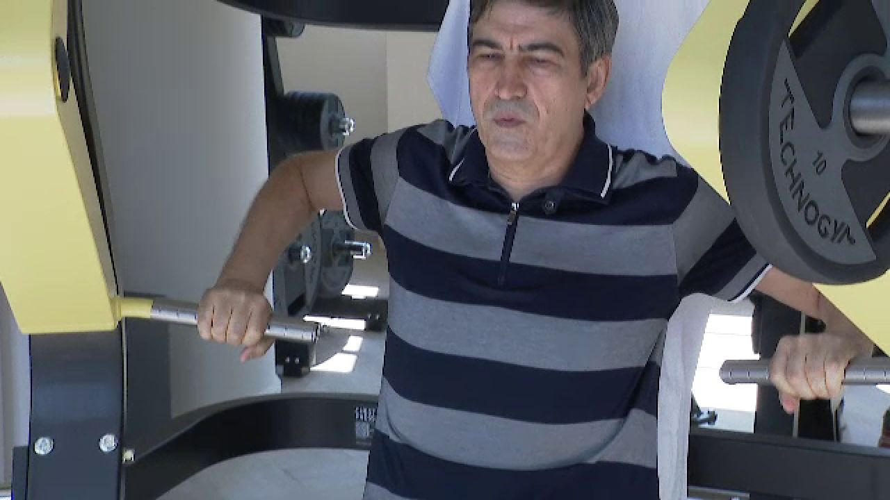 Vârsta chiar e doar un număr în cazul lui! Imagini de senzație cu Victor Pițurcă în sală! Cum se antrenează la 66 de ani fostul selecționer _13