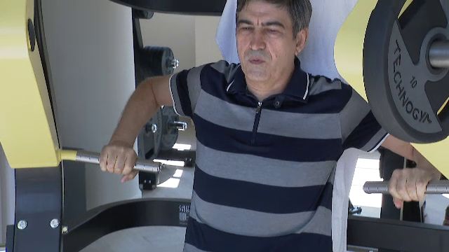 Vârsta chiar e doar un număr în cazul lui! Imagini de senzație cu Victor Pițurcă în sală! Cum se antrenează la 66 de ani fostul selecționer _13
