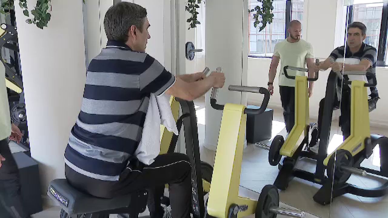 Vârsta chiar e doar un număr în cazul lui! Imagini de senzație cu Victor Pițurcă în sală! Cum se antrenează la 66 de ani fostul selecționer _16