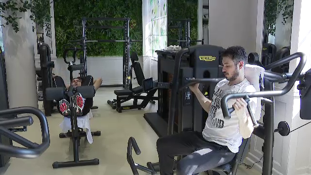 Vârsta chiar e doar un număr în cazul lui! Imagini de senzație cu Victor Pițurcă în sală! Cum se antrenează la 66 de ani fostul selecționer _33