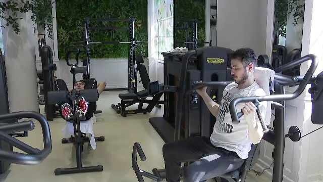 Vârsta chiar e doar un număr în cazul lui! Imagini de senzație cu Victor Pițurcă în sală! Cum se antrenează la 66 de ani fostul selecționer _33