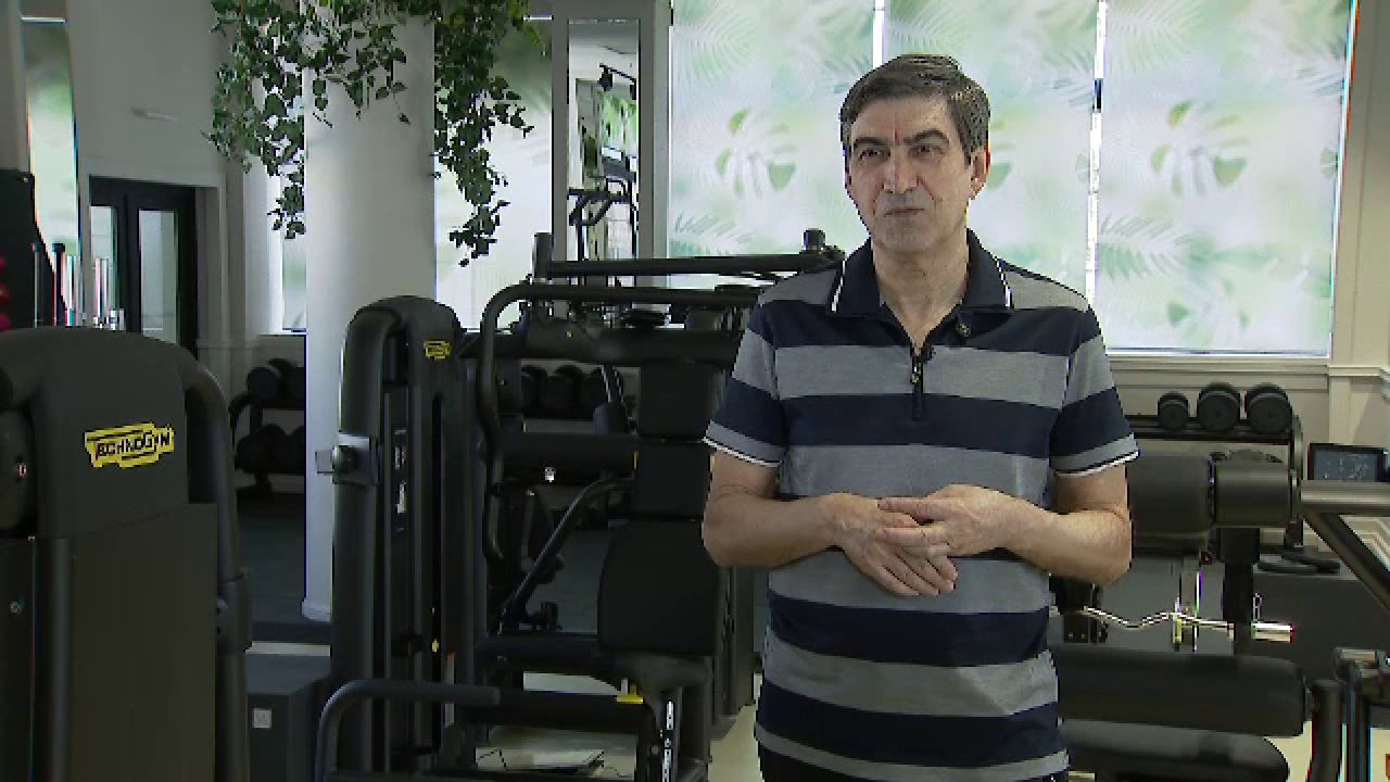 Vârsta chiar e doar un număr în cazul lui! Imagini de senzație cu Victor Pițurcă în sală! Cum se antrenează la 66 de ani fostul selecționer _36