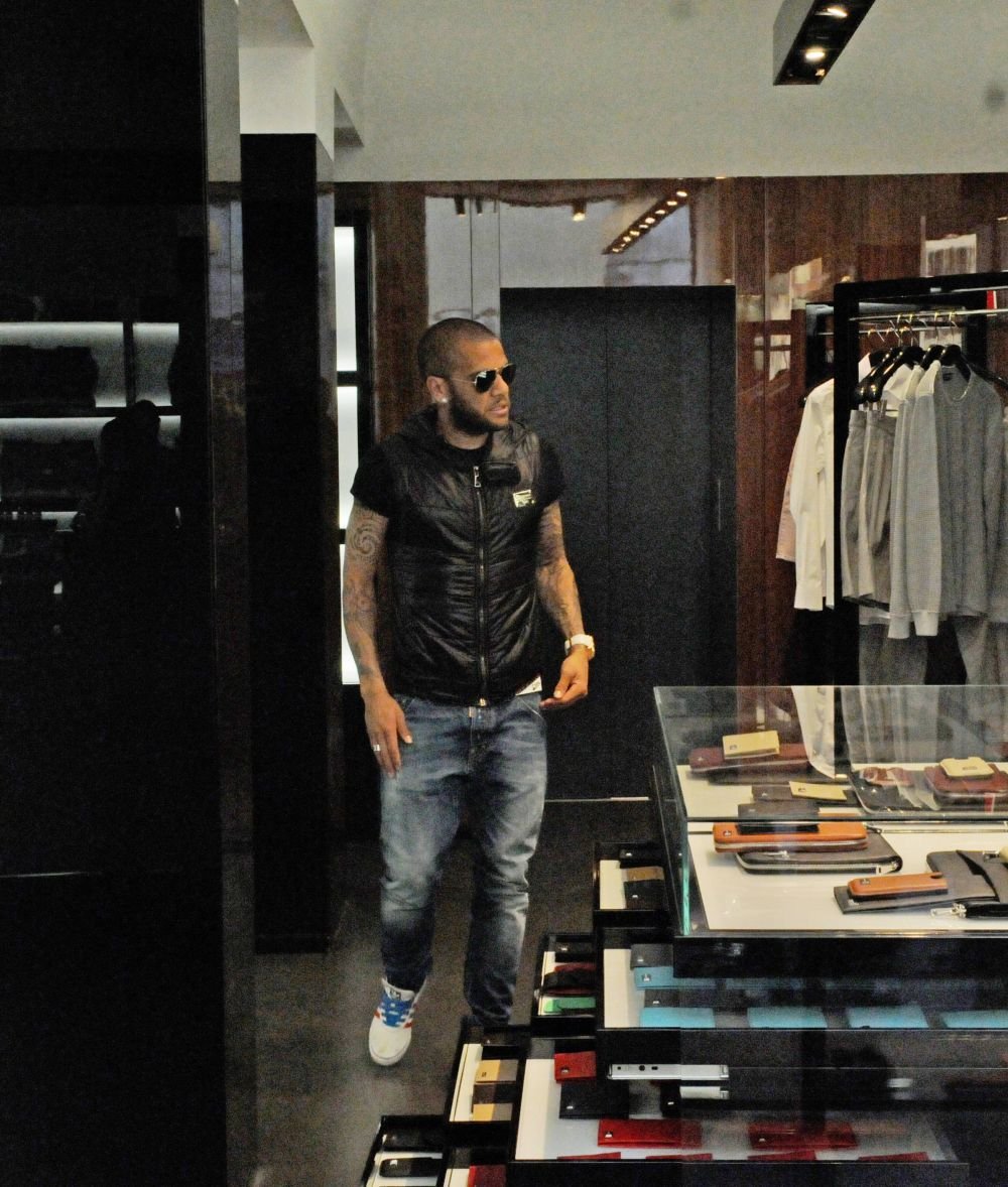 Arestat pentru viol, Dani Alves a pornit o afacere de succes în închisoare_3