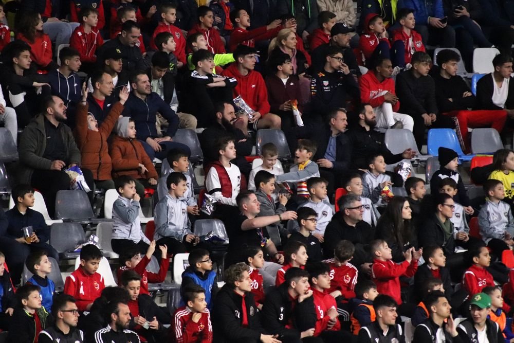 Aproape 80% dintre spectatorii prezenți la meciul cu România U21 - Portugalia U21 au fost copii!_9