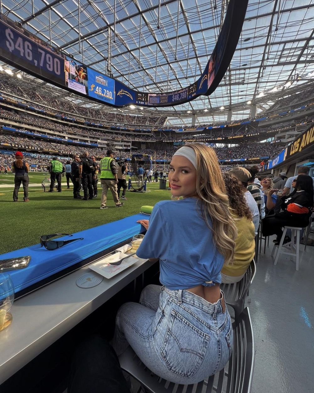 Blonda care a uimit în finala Champions League din 2019 s-a reprofilat. Cu ce se ocupa acum tânăra cu fizic de model_95