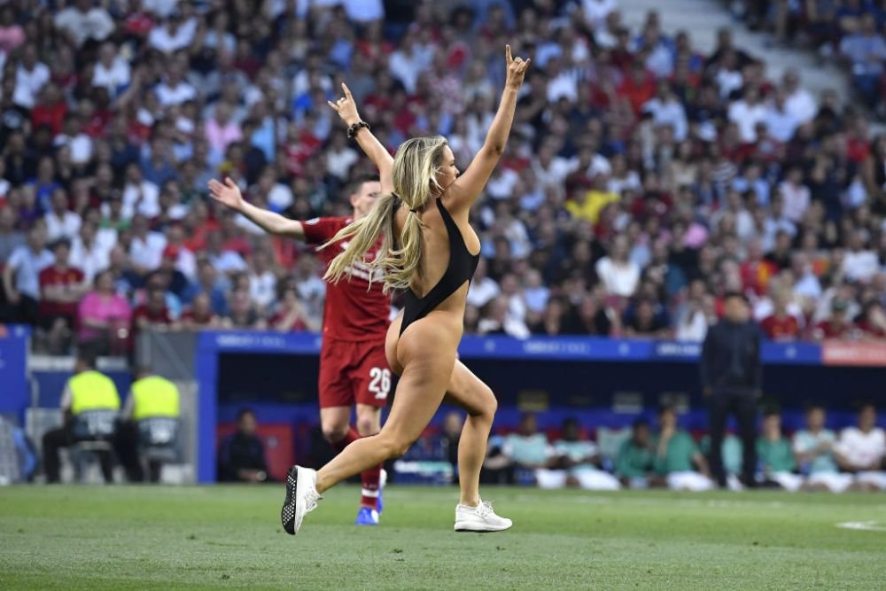 Blonda care a uimit în finala Champions League din 2019 s-a reprofilat. Cu ce se ocupa acum tânăra cu fizic de model_121