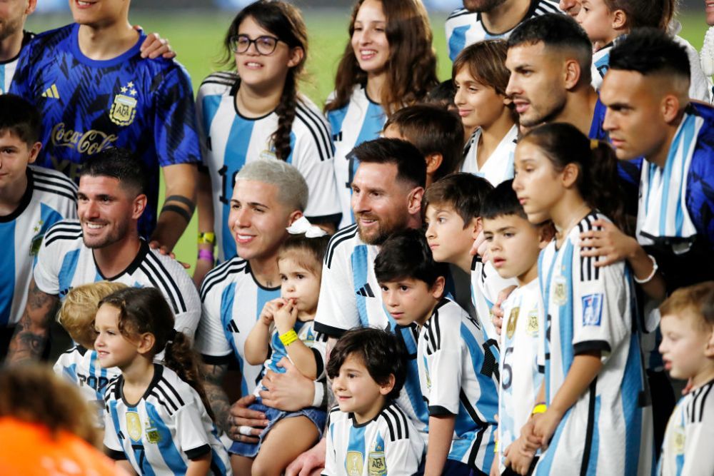 Doamnele nu s-au lăsat mai prejos! Gestul controversat făcut de partenerele argentinienilor după meciul cu Panama_5