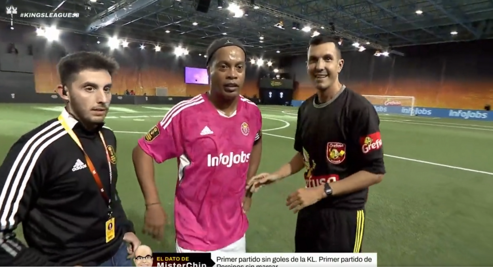 La asta nu se aștepta nimeni! Salariul infim pe care îl are Ronaldinho în liga lui Gerard Pique _12