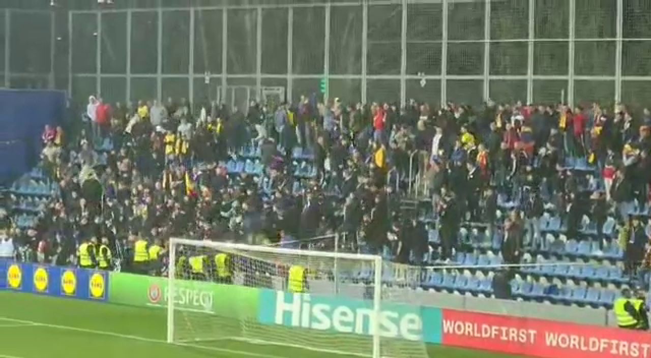Incidente în tribună la meciul Andorra-România. Mai mulți fani români s-au luat la bătaie: reacția celorlalți suporteri _4