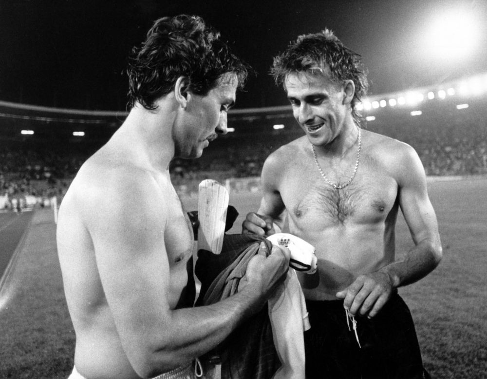 Un miracol. Fotbalistul care a învățat din nou să meargă și să vorbească, după ce alcoolul l-a băgat în comă: 