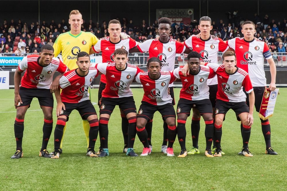 Ce cadou a primit antrenorul Liviu Ciobotariu de ziua lui: un campion al Olandei cu Feyenoord la FC Voluntari!_2