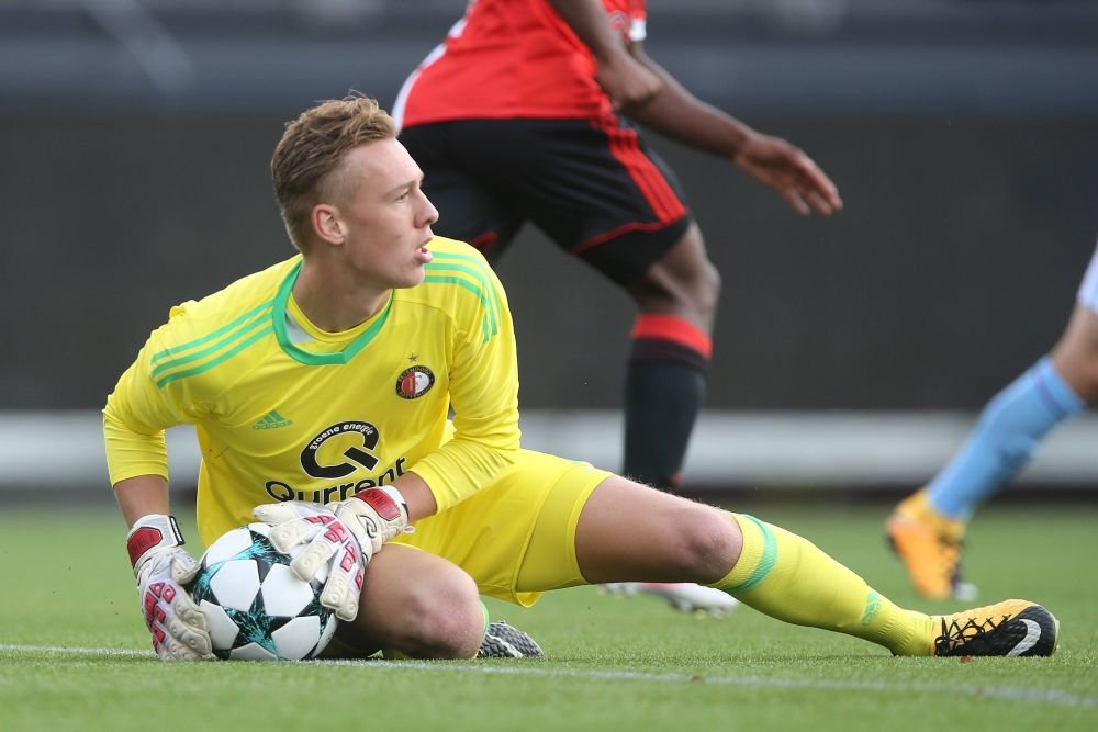 Ce cadou a primit antrenorul Liviu Ciobotariu de ziua lui: un campion al Olandei cu Feyenoord la FC Voluntari!_3