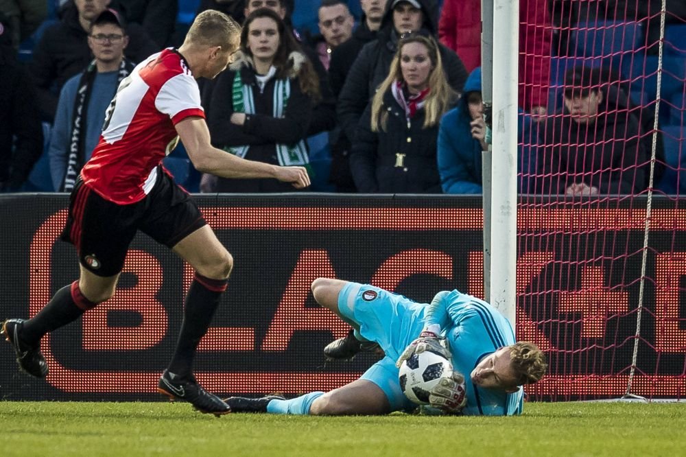 Ce cadou a primit antrenorul Liviu Ciobotariu de ziua lui: un campion al Olandei cu Feyenoord la FC Voluntari!_7