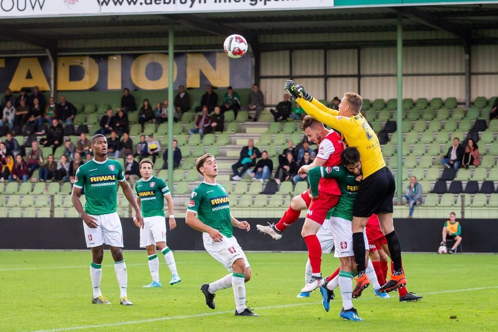 Ce cadou a primit antrenorul Liviu Ciobotariu de ziua lui: un campion al Olandei cu Feyenoord la FC Voluntari!_13