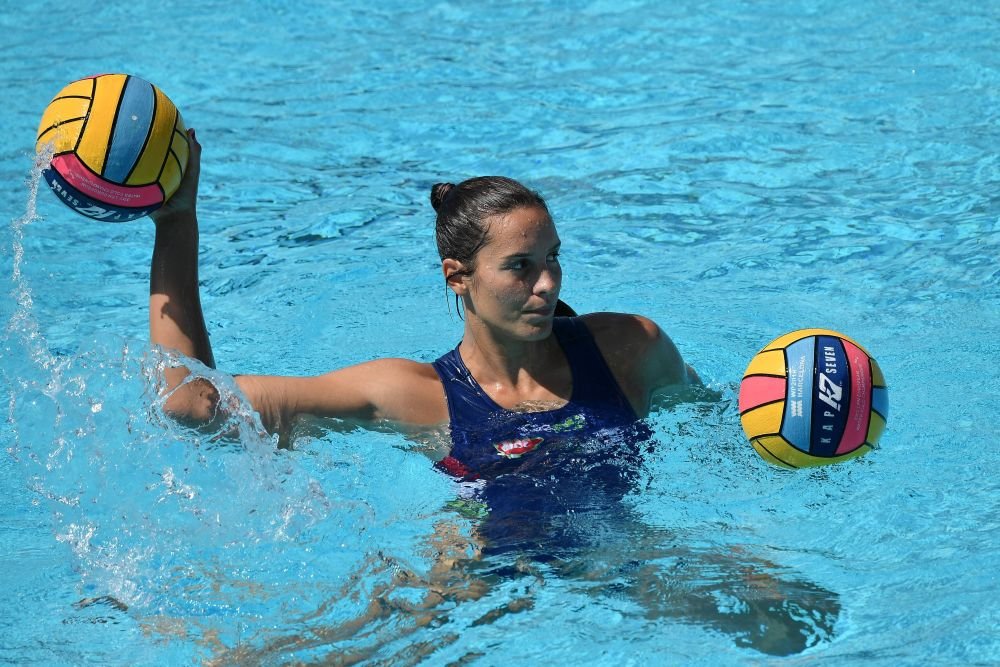 Edina Gangl, portarul naționalei Ungariei, a rămas însărcinată după ce a luat argintul la Mondiale!_13