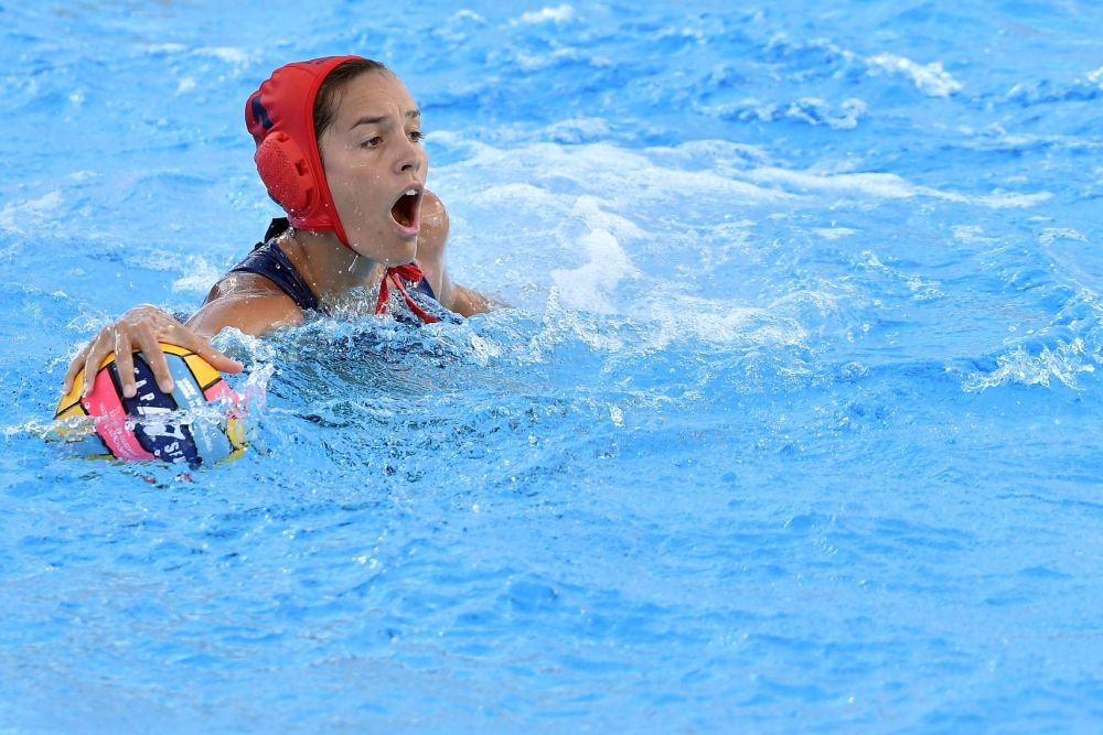 Edina Gangl, portarul naționalei Ungariei, a rămas însărcinată după ce a luat argintul la Mondiale!_16