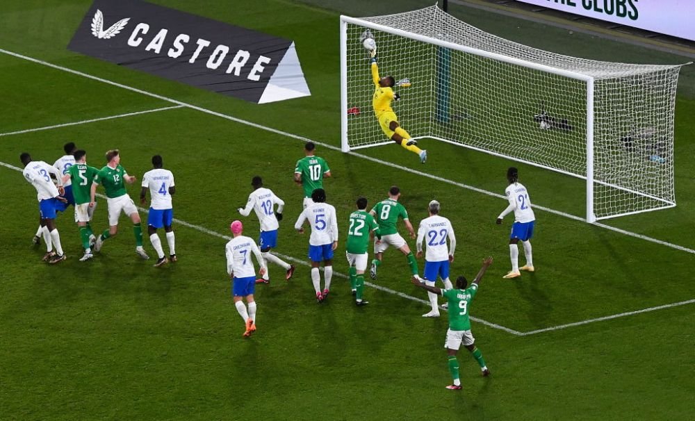 Cum a scos-o pe asta? Intervenția lui Maignan la care adversarii și-au pus mâinile în cap + reacția lui Didier Deschamps_3