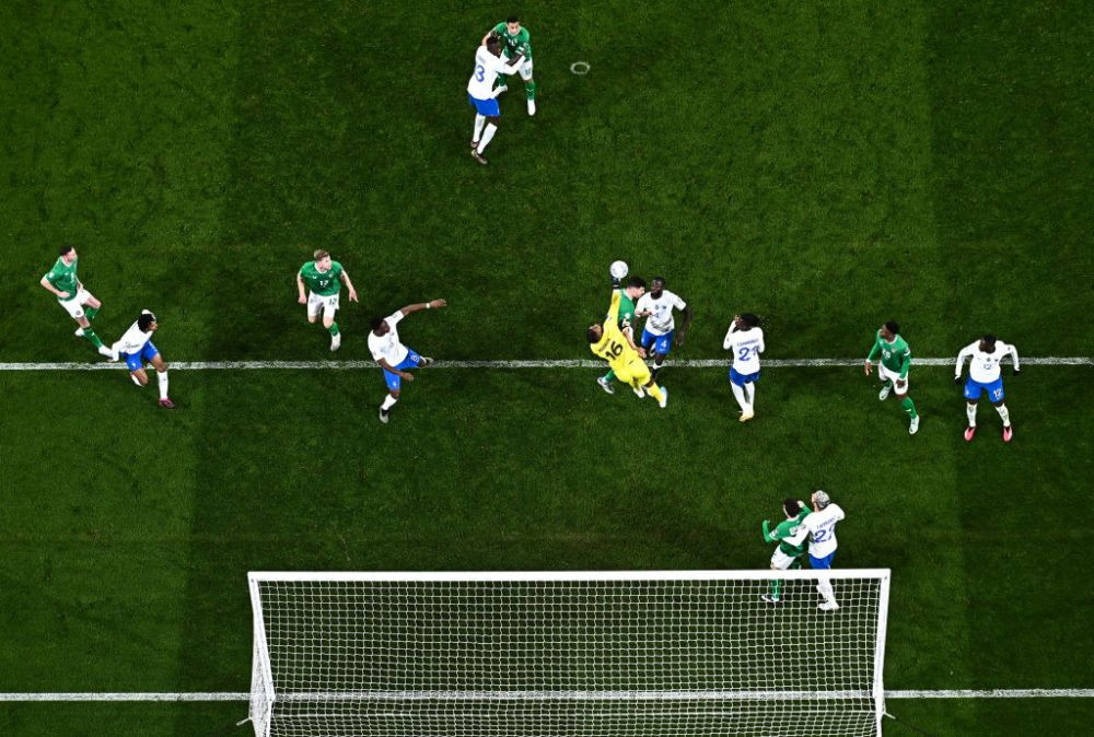 Cum a scos-o pe asta? Intervenția lui Maignan la care adversarii și-au pus mâinile în cap + reacția lui Didier Deschamps_4