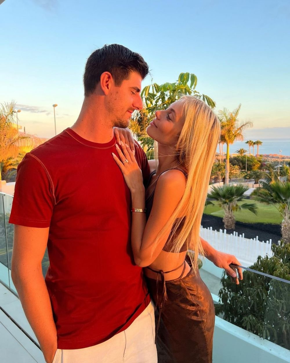 Thibaut Courtois, portarul lui Real Madrid, și-a stabilit data nunții cu modelul Mishel Gerzig!_193