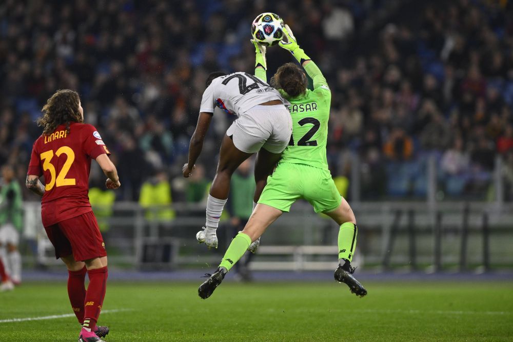 Câte goluri a încasat de la FC Barcelona portarul român de la AS Roma în returul din sferturile Champions League_14