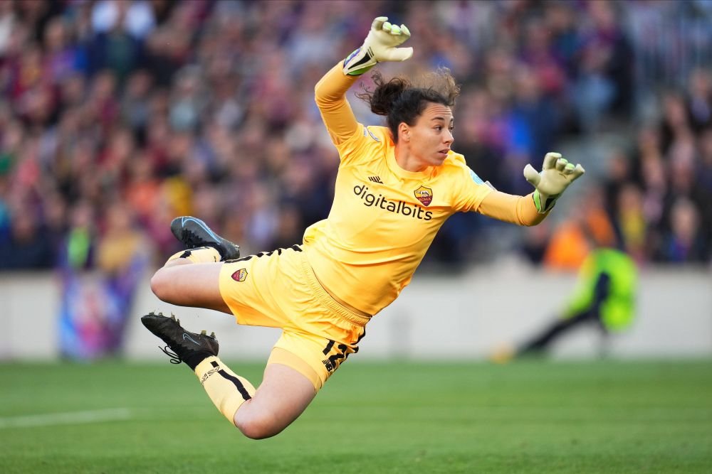 Câte goluri a încasat de la FC Barcelona portarul român de la AS Roma în returul din sferturile Champions League_21