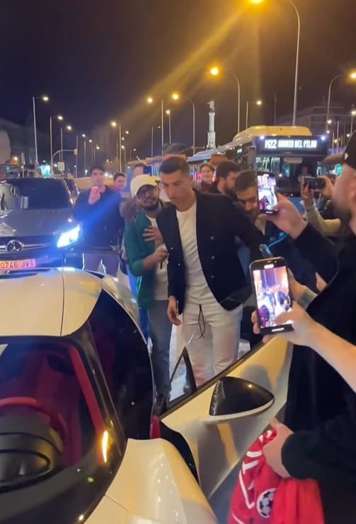 Așa arată 'nava spațială' de 10 milioane de euro a lui Cristiano Ronaldo! Există doar 10 astfel de mașini în lume, iar el o are pe cea cu numărul 7 _3