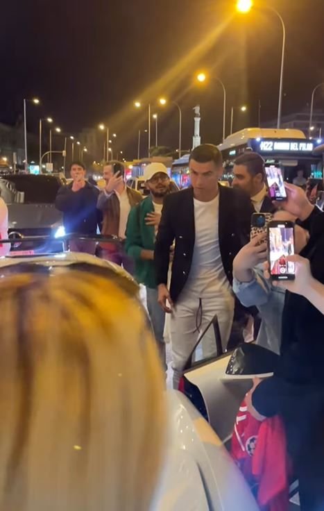 Așa arată 'nava spațială' de 10 milioane de euro a lui Cristiano Ronaldo! Există doar 10 astfel de mașini în lume, iar el o are pe cea cu numărul 7 _6