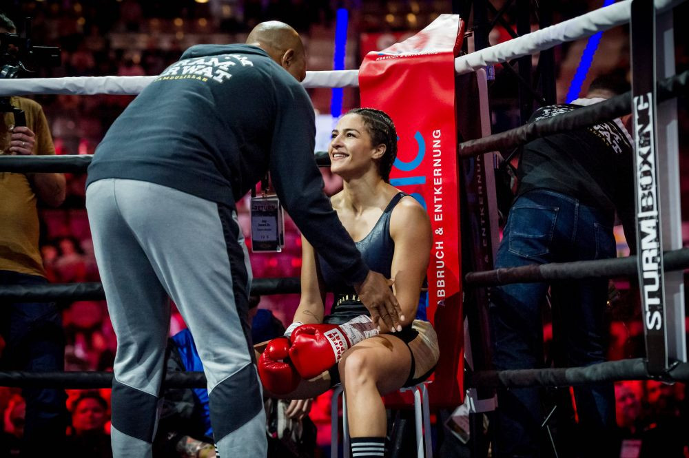 Povestea supercampionului antrenat de un cocoș_9