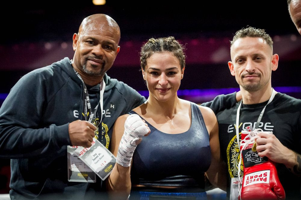 Povestea supercampionului antrenat de un cocoș_10