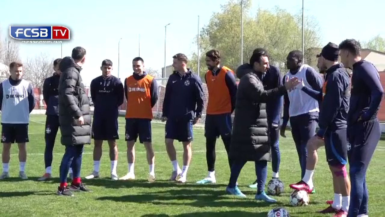 Jucătorii FCSB-ului s-au dat în spectacol la primele antrenamente cu Charalambous. Imagini savuroase cu Andrei Vlad în prim-plan_2