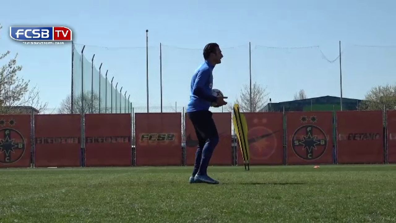 Jucătorii FCSB-ului s-au dat în spectacol la primele antrenamente cu Charalambous. Imagini savuroase cu Andrei Vlad în prim-plan_11