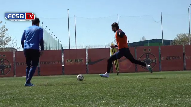 Jucătorii FCSB-ului s-au dat în spectacol la primele antrenamente cu Charalambous. Imagini savuroase cu Andrei Vlad în prim-plan_13