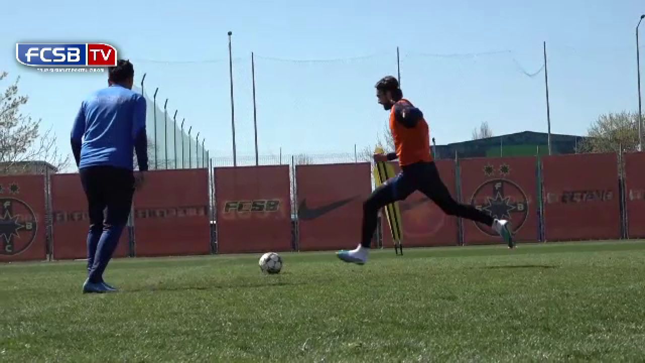 Jucătorii FCSB-ului s-au dat în spectacol la primele antrenamente cu Charalambous. Imagini savuroase cu Andrei Vlad în prim-plan_13
