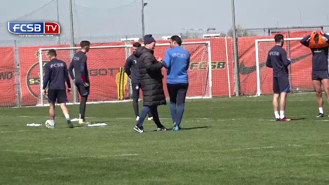 Jucătorii FCSB-ului s-au dat în spectacol la primele antrenamente cu Charalambous. Imagini savuroase cu Andrei Vlad în prim-plan_14