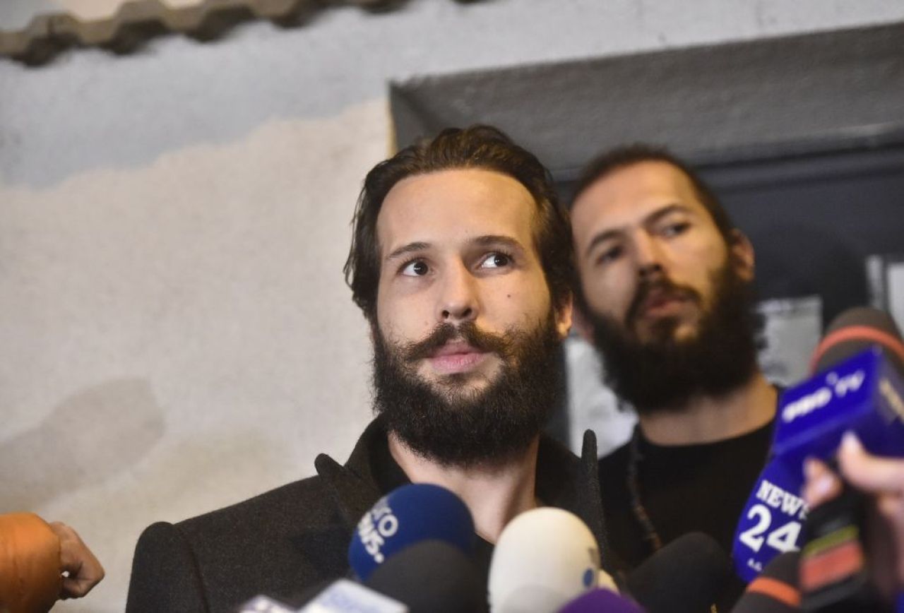 Primele imagini cu Andrew și Tristan Tate după ce au ieșit din arest! Cum arată cei doi la trei luni după ce au fost închiși și ce au declarat _5