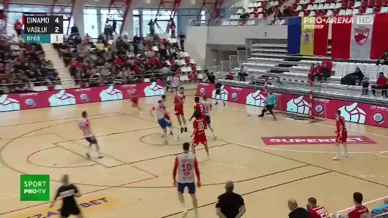 Extra-show! Gurbindo, gol din aeriană &icirc;n Dinamo - Vaslui