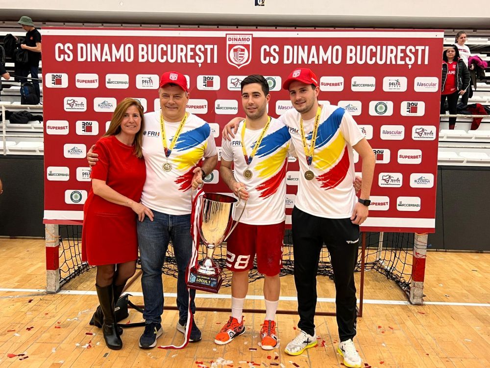 Family Portrait. Xavi Pascual a sărbătorit cu familia un nou titlu cucerit cu Dinamo _8