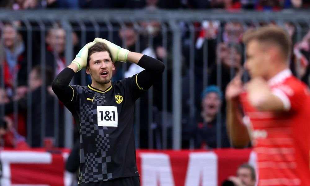 Portarul lui Dortmund, gafă de proporții &icirc;n derby-ul cu Bayern: Păcăleală de 1 aprilie!