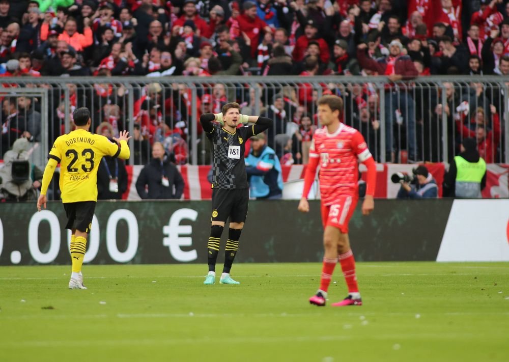 Portarul lui Dortmund, gafă de proporții în derby-ul cu Bayern: 