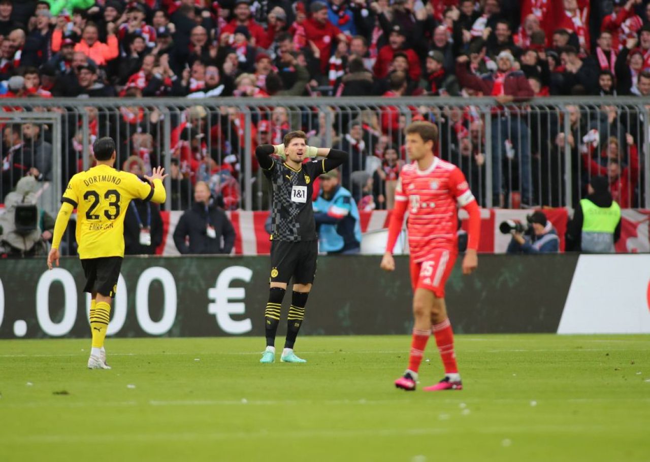 Portarul lui Dortmund, gafă de proporții în derby-ul cu Bayern: