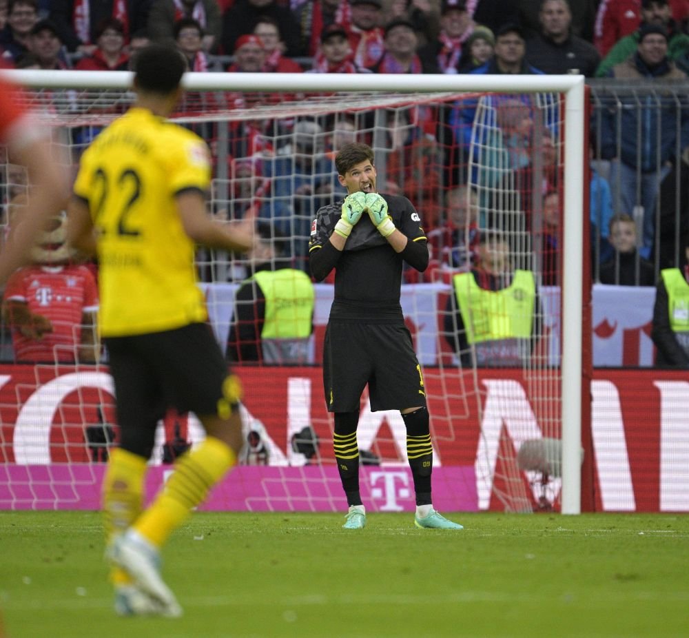 Portarul lui Dortmund, gafă de proporții în derby-ul cu Bayern: 